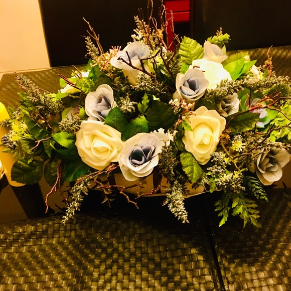 Modern artificial flower arrangement! - Picture 4 of 4